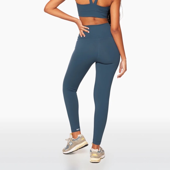 SET Active LUXFORM® Soft LEGGINGS in RIVER sx S - Picture 8 of 9